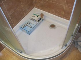 Установка душевой кабины в Москве