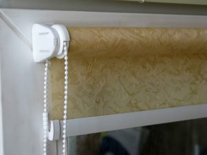 Установка рулонных жалюзи в Москве
